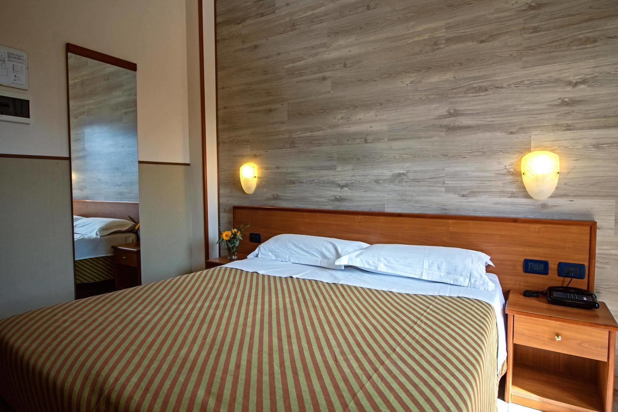 Moderno & Hotel